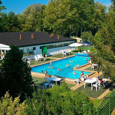 Egm-Lazy Hotel Екстериор снимка